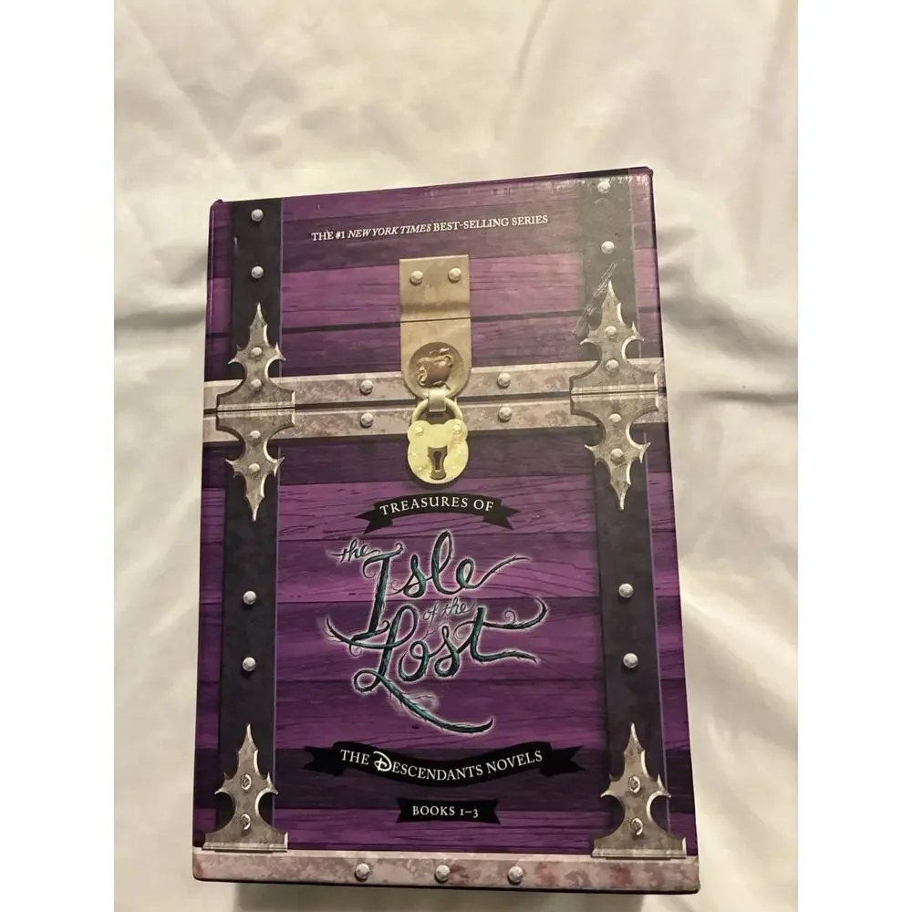 Treasures of the Isle of the Lost 3 book box set Descendents Melissa de la Cruz